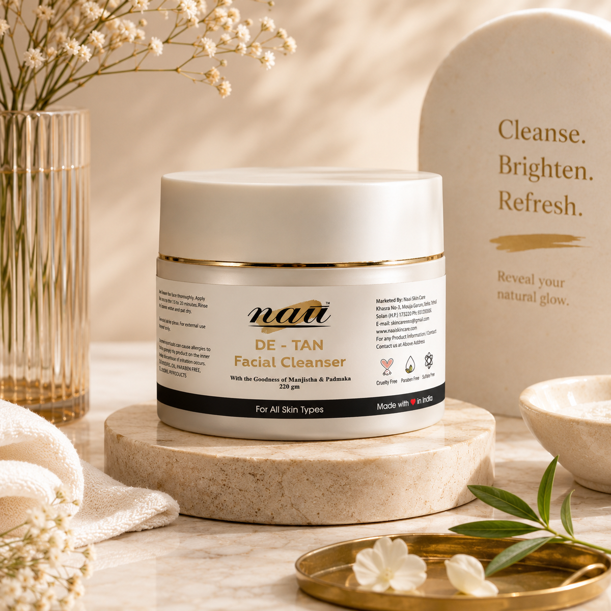 Nau  De- Tan Facial Cleanser With the Goodness of Manjistha & Padmaka